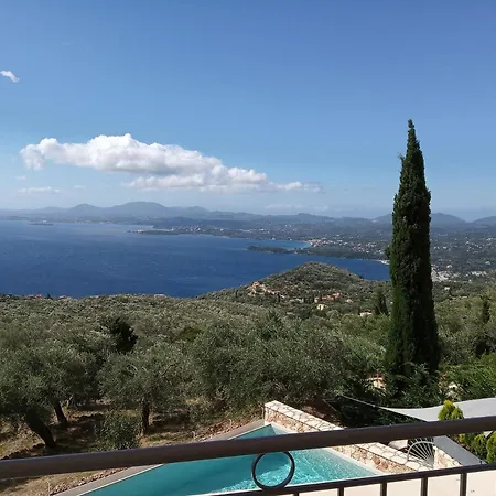 Alonaki Villa *