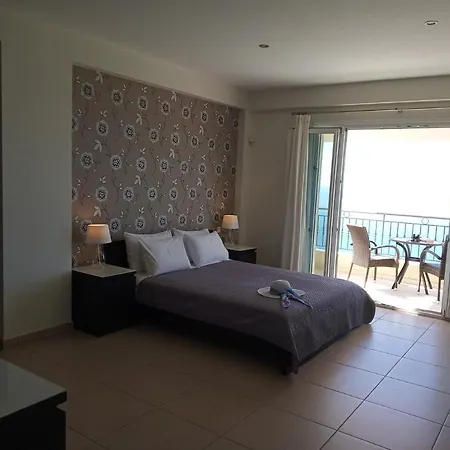 Alonaki Villa